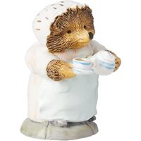 Beatrix Potter Mini Figurine - Mrs. Tiggy-Winkle Pouring Tea