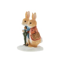 Beatrix Potter Peter Rabbit Figurine - Peter Rabbit & Flopsy in Winter