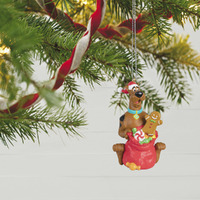 2022 Hallmark Keepsake Ornament - Scooby-Doo Santa Scooby