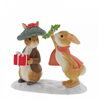 Beatrix Potter Peter Rabbit Miniature Figurine - Flopsy and Benjamin Bunny Under the Misteltoe